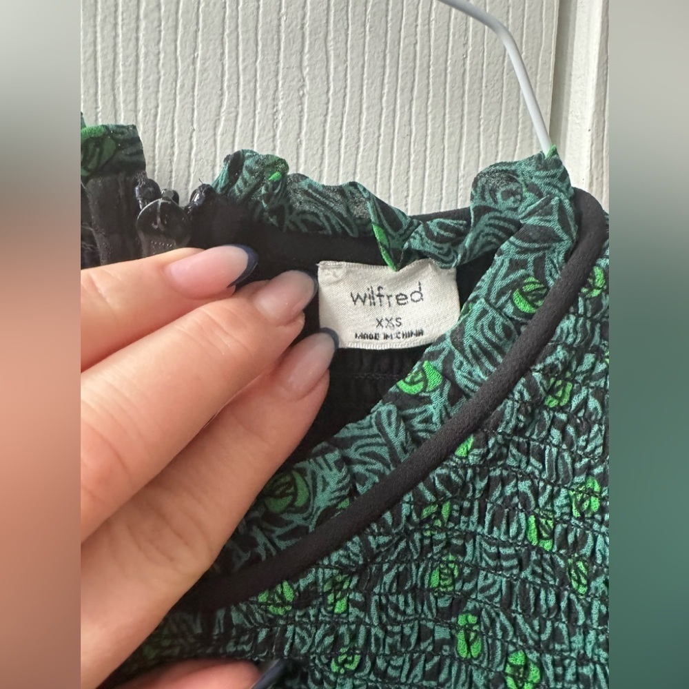 ARITZIA WILFRED emerald green long sleeve zip up blouse (XXS) - Picture 3 of 5